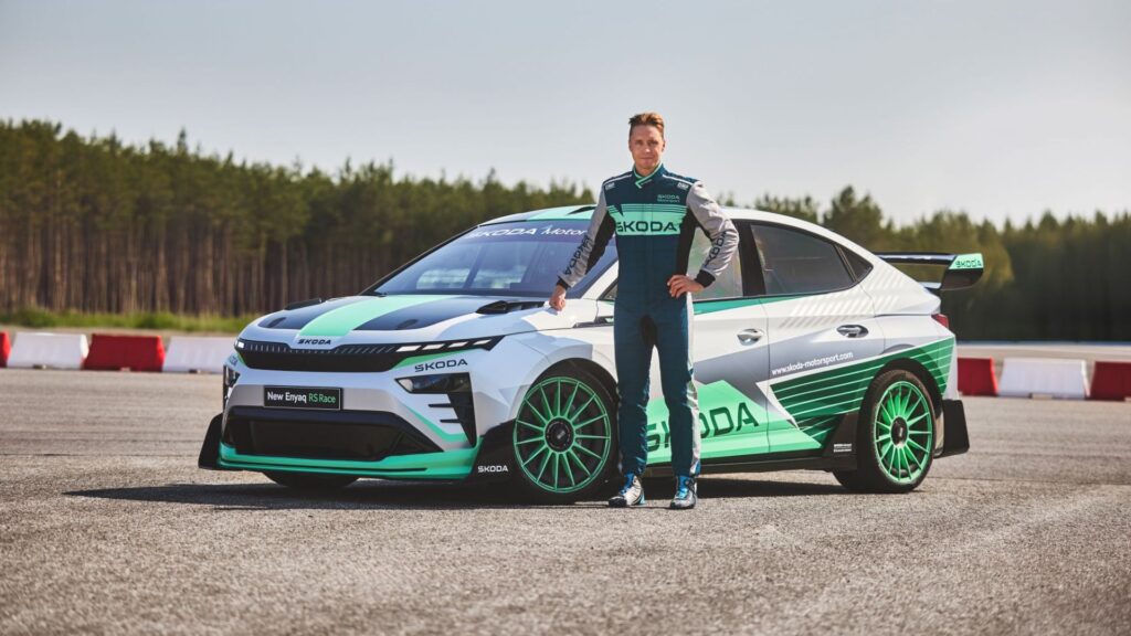 enyaq-rs-race-in-action-praise-from-the-rally-champion-and-a-fan