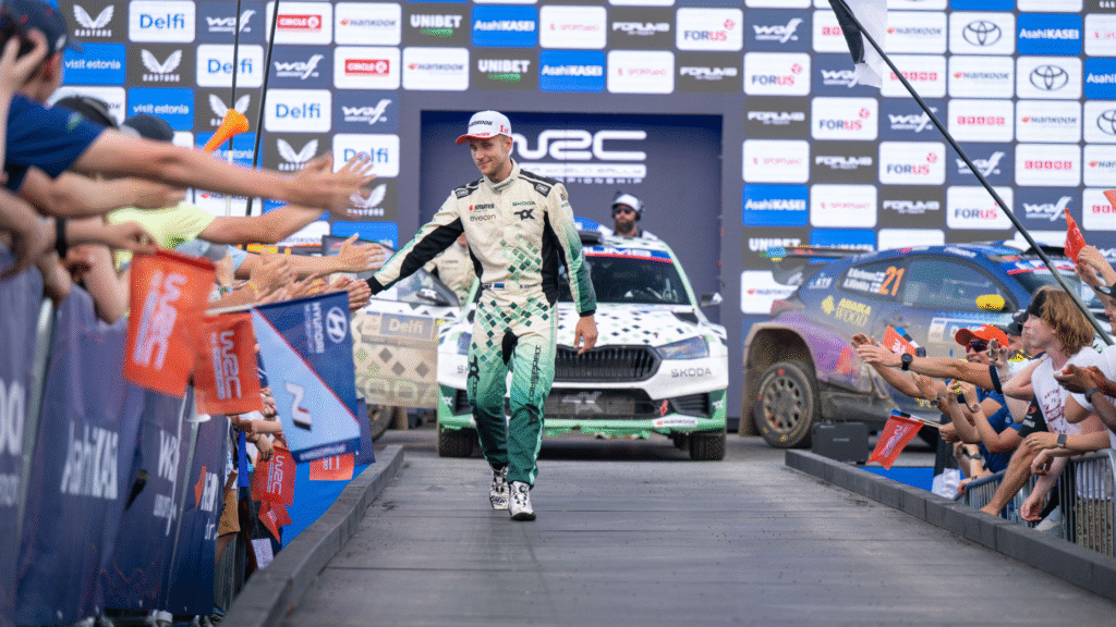 rally-ocima-jezdce-narocna-jizda-ktera-nezacina-na-trati