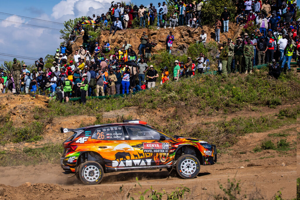 Posádky Škoda na Safari Rally v Keni