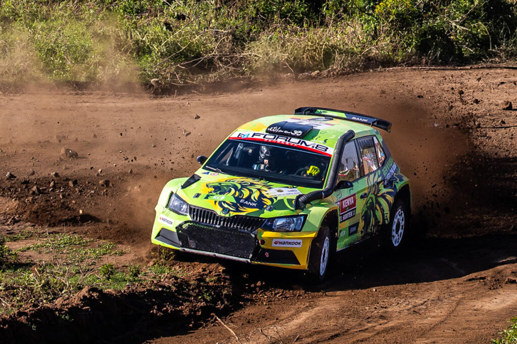Posádky Škoda na Safari Rally v Keni