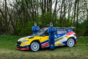 Kontakt Škoda Team vstupuje do nové sezony opět s Věroslavem Cvrčkem ml., ale vedle něj letos nově usedne Vítězslav Baďura. Tým Kontakt i letos úzce spolupracuje s několika odbornými školami, jejichž studenti v rámci stáží pracují na juniorních pozicích při přípravě závodních vozů.