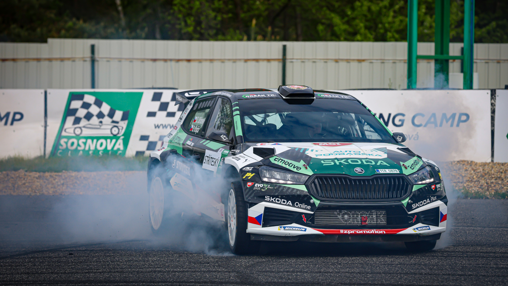 Dealerské týmy Škoda míří na Rallye Český Krumlov: O body zabojuje kompletní sestava