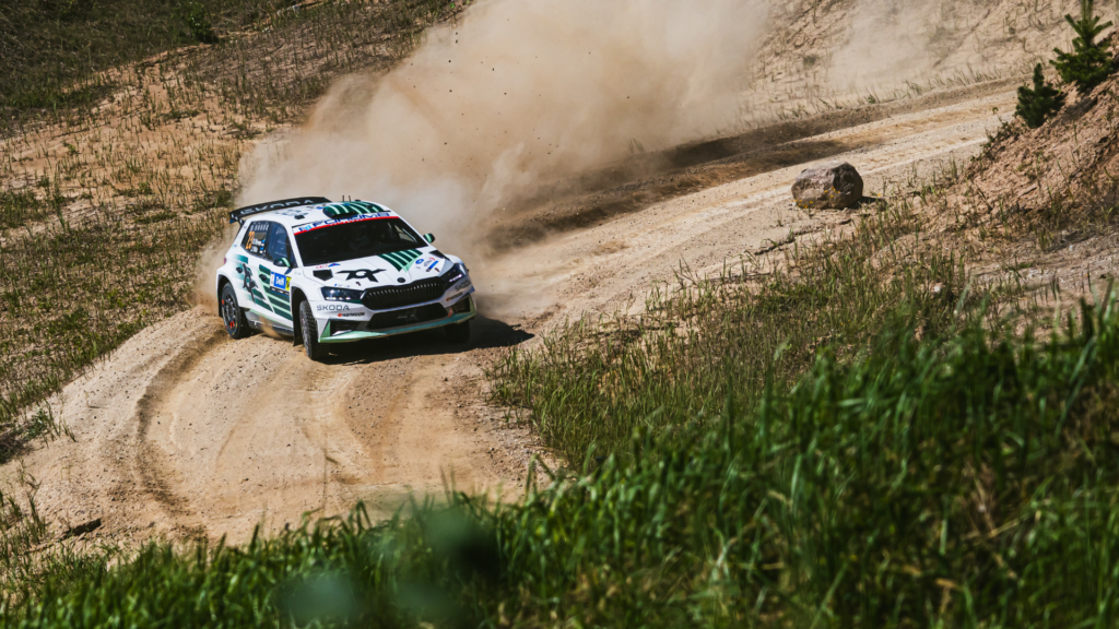 vitezstvi-v-nervydrasajicim-souboji-rally-estonsko