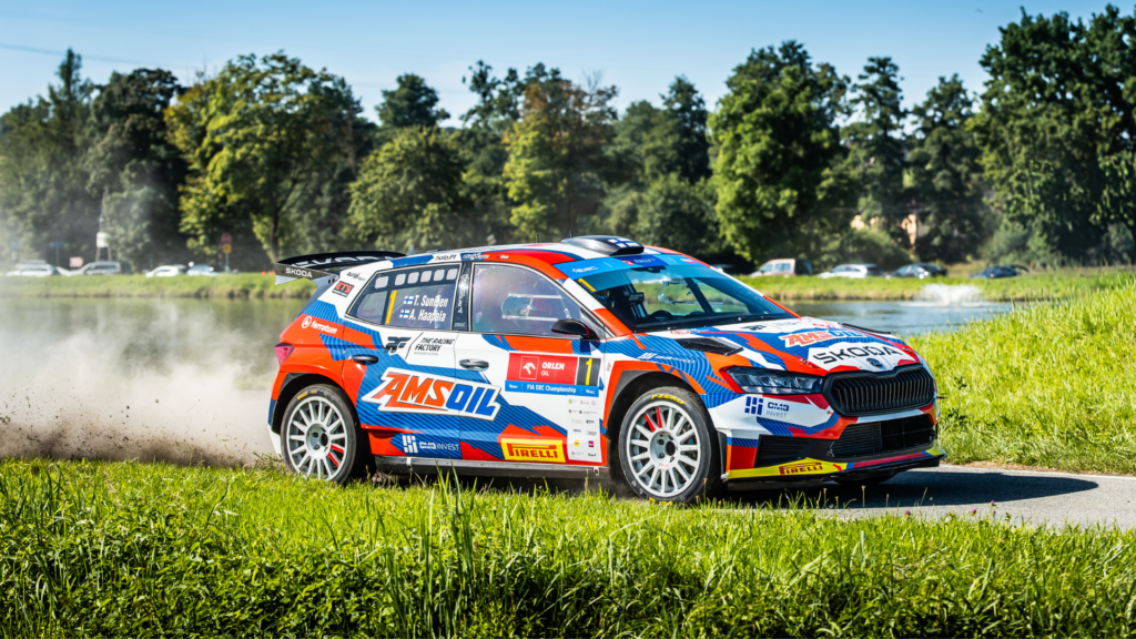 premierove-vitezstvi-a-podium-pro-vozy-skoda-erc-v-polsku-prinesla-i-dramata