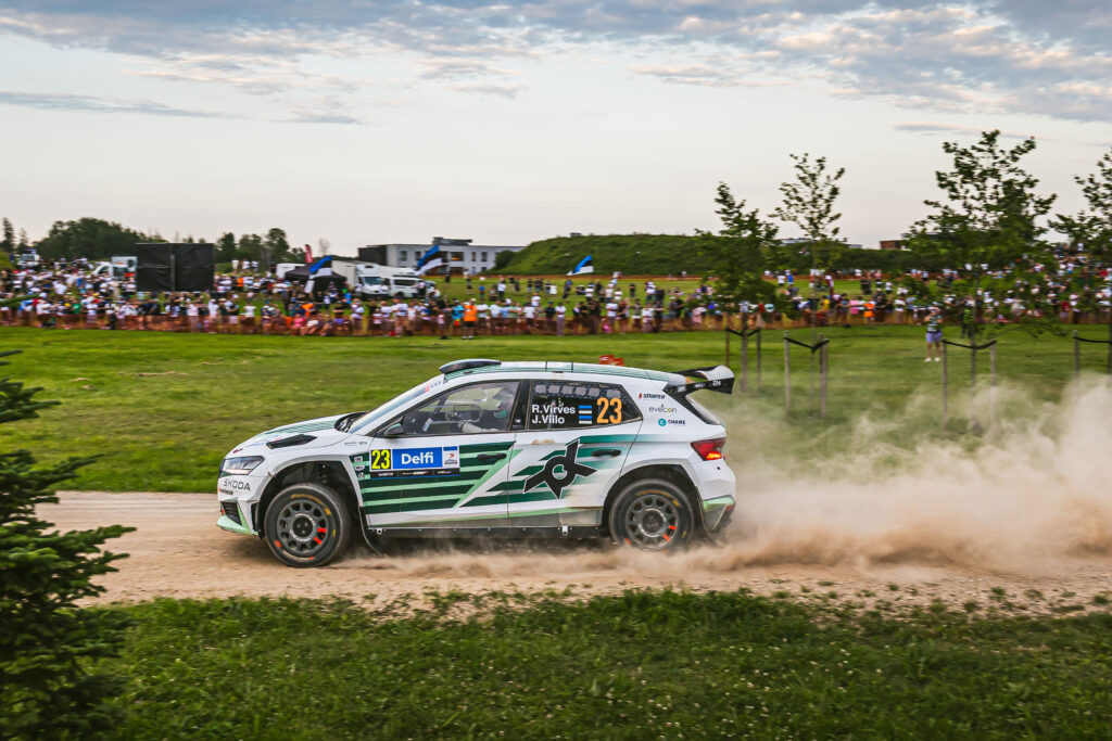 finska-rally-posadky-vozu-skoda-fabia-rs-rally2-miri-na-sotolinovou-grand-prix-s-cilem-dosahnout-v-kategorii-wrc2-vynikajicich-vysledku