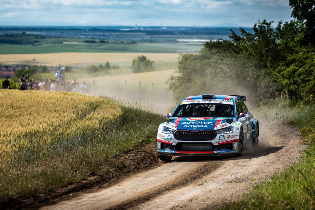 ctyri-dealerske-tymy-skoda-na-startu-barum-czech-rally-zlin-2026-souboj-o-cesky-titul-miri-do-finale