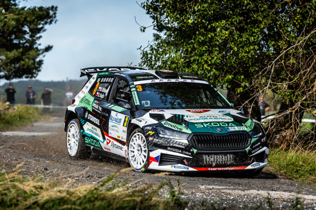 dominik-stritesky-s-vozem-skoda-fabia-rs-rally2-z-auto-podbabska-skoda-teamu-se-stal-mistrem-cr